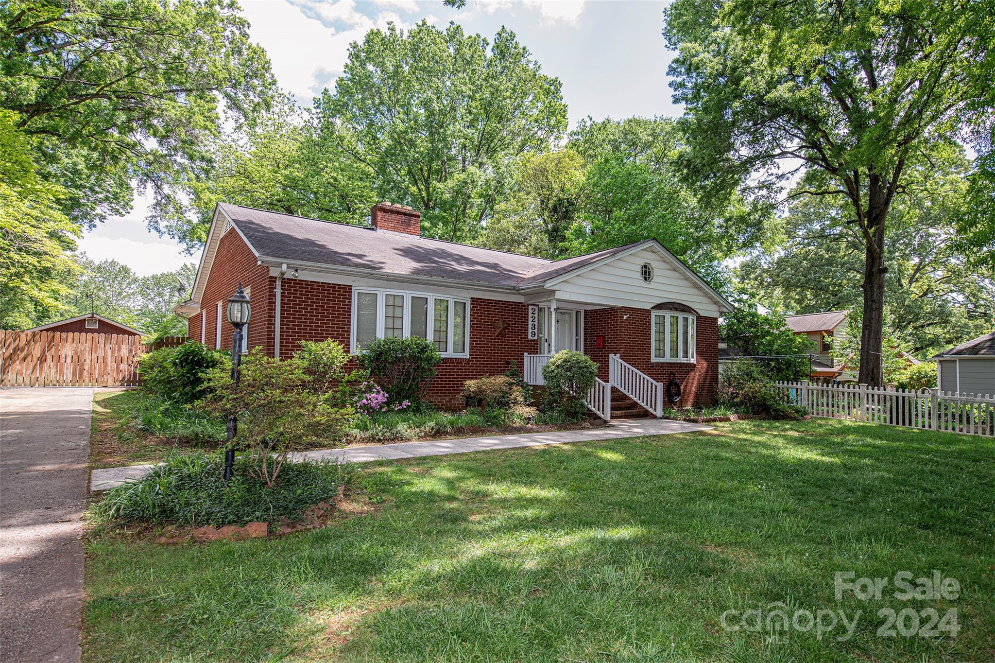 2239 Lockhart Drive Charlotte NC 28203