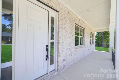 825 Breezewood Drive Charlotte NC 28262
