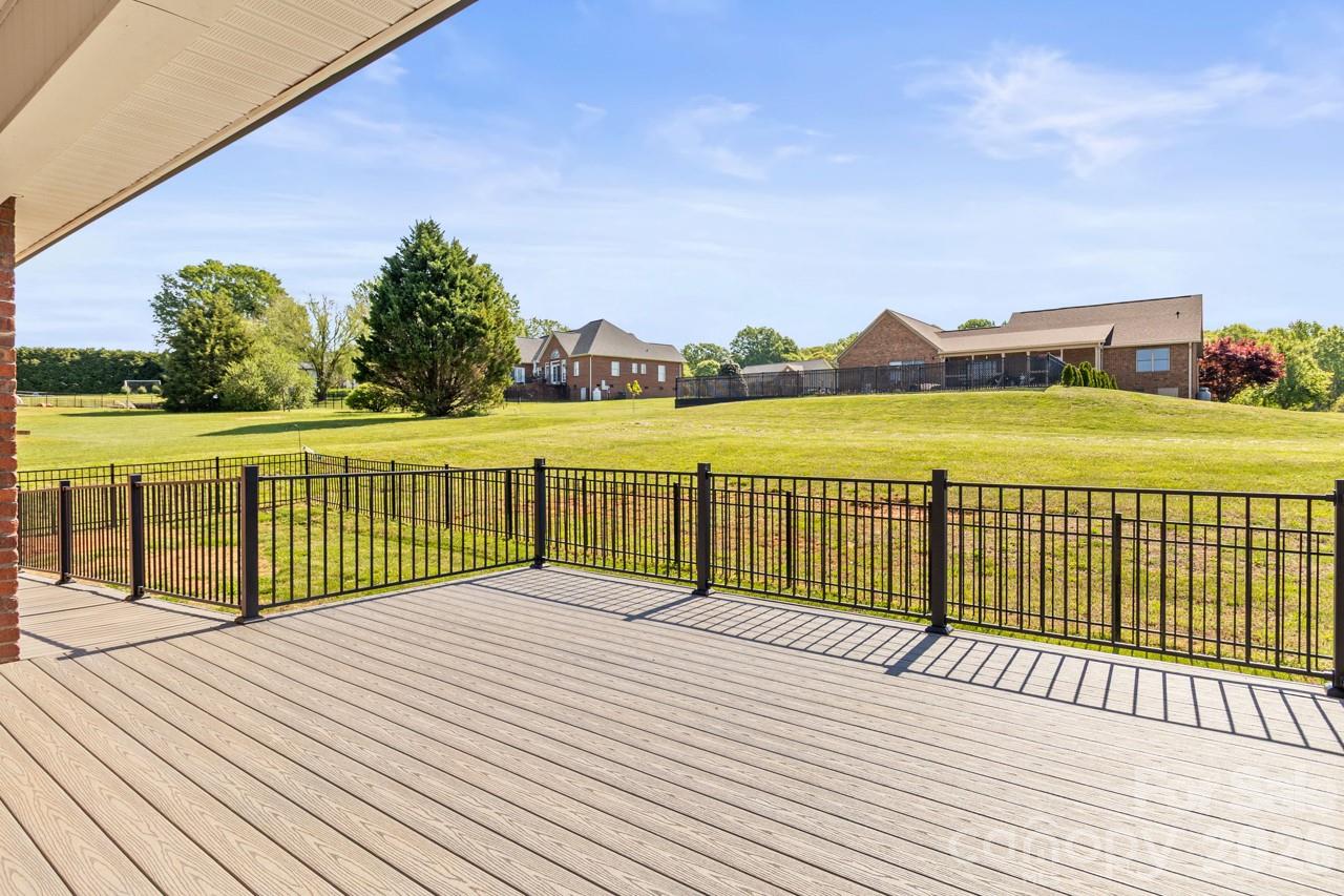 2411 Carriage Lane Lincolnton NC 28092