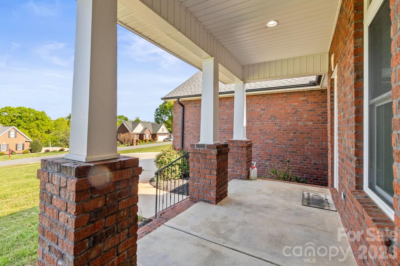 2411 Carriage Lane Lincolnton NC 28092