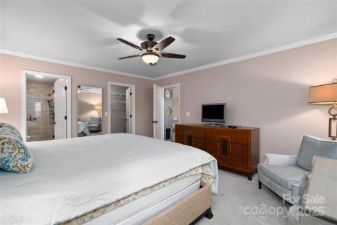 54 Lake Pointe Circle Hendersonville NC 28792