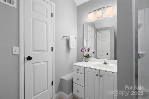 54 Lake Pointe Circle Hendersonville NC 28792