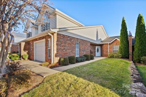 54 Lake Pointe Circle Hendersonville NC 28792