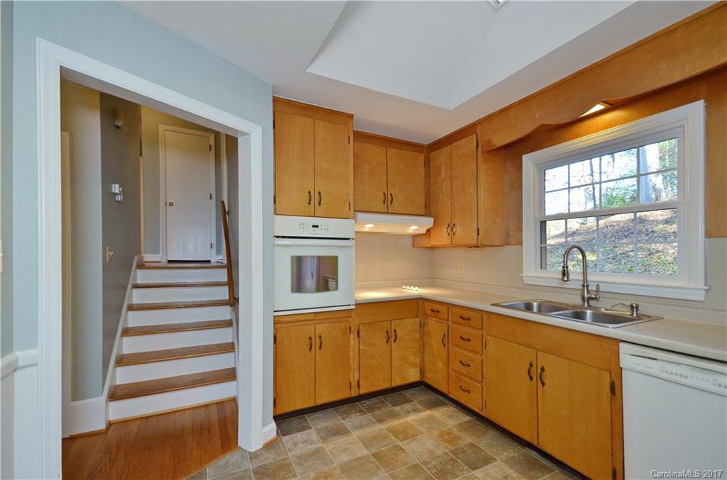 36 Woodcrest Road Asheville NC 28804