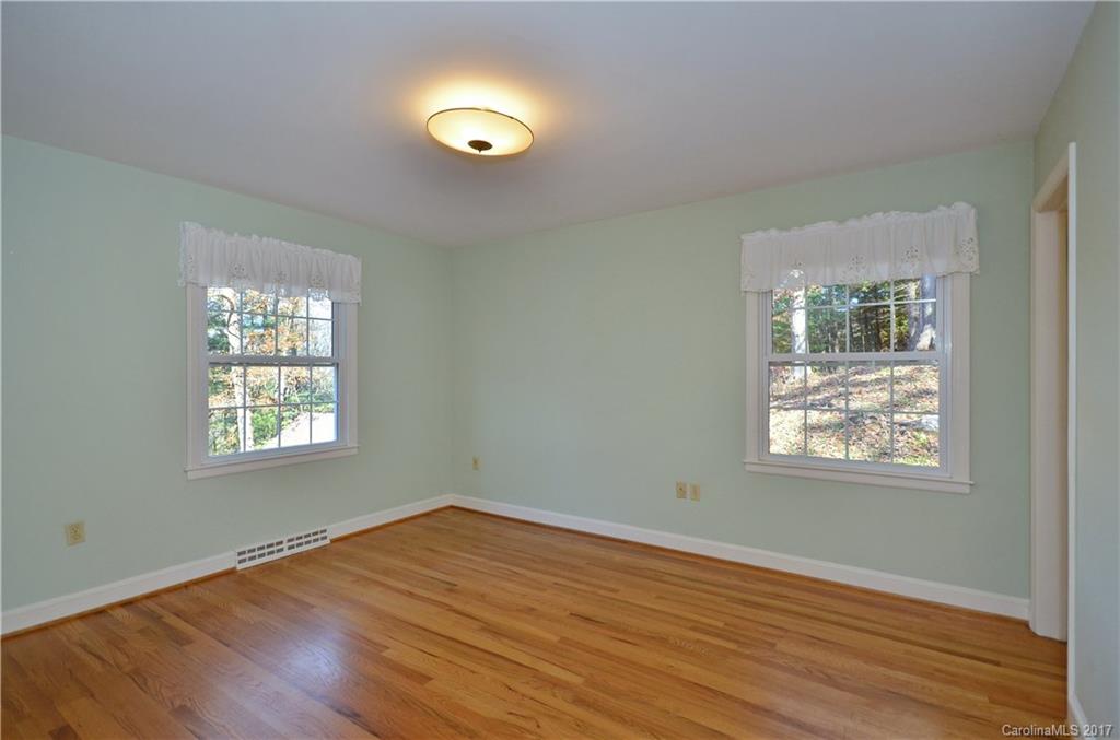 36 Woodcrest Road Asheville NC 28804