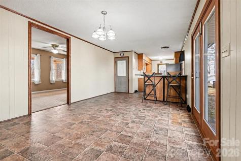 238 Lakeview Drive Blacksburg SC 29702