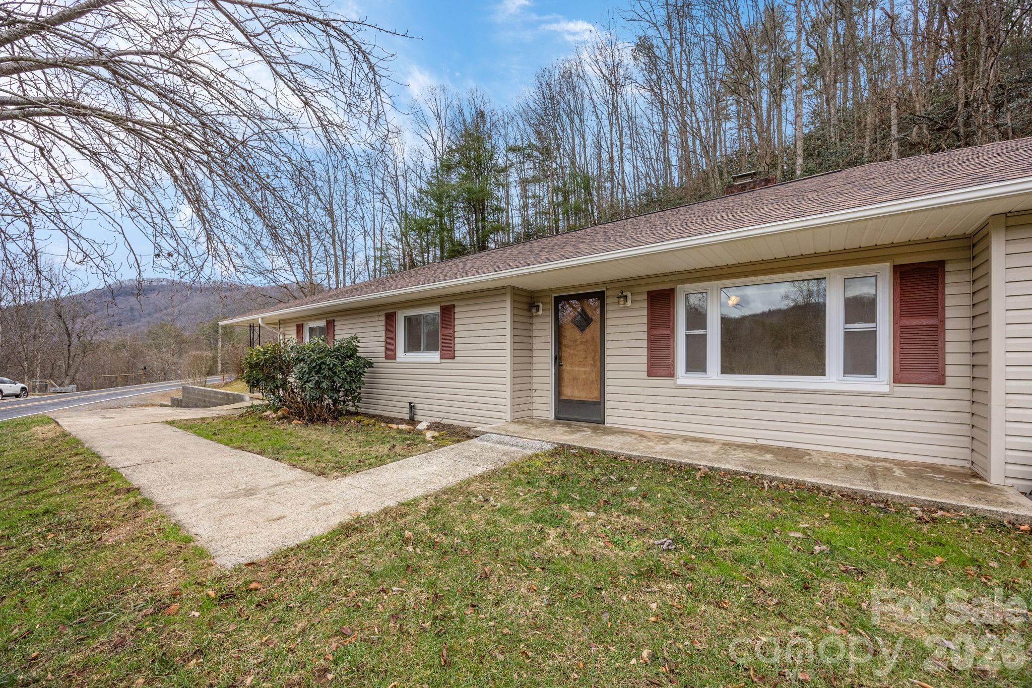 82 Greasy Cove Road Leicester NC 28748