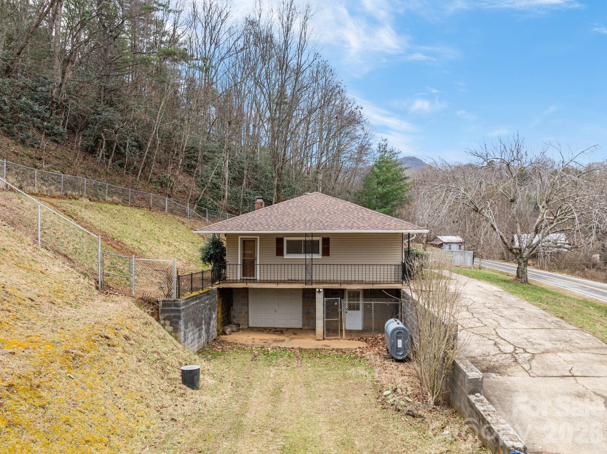 82 Greasy Cove Road Leicester NC 28748
