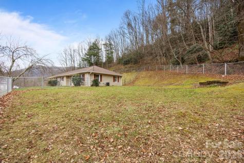 82 Greasy Cove Road Leicester NC 28748