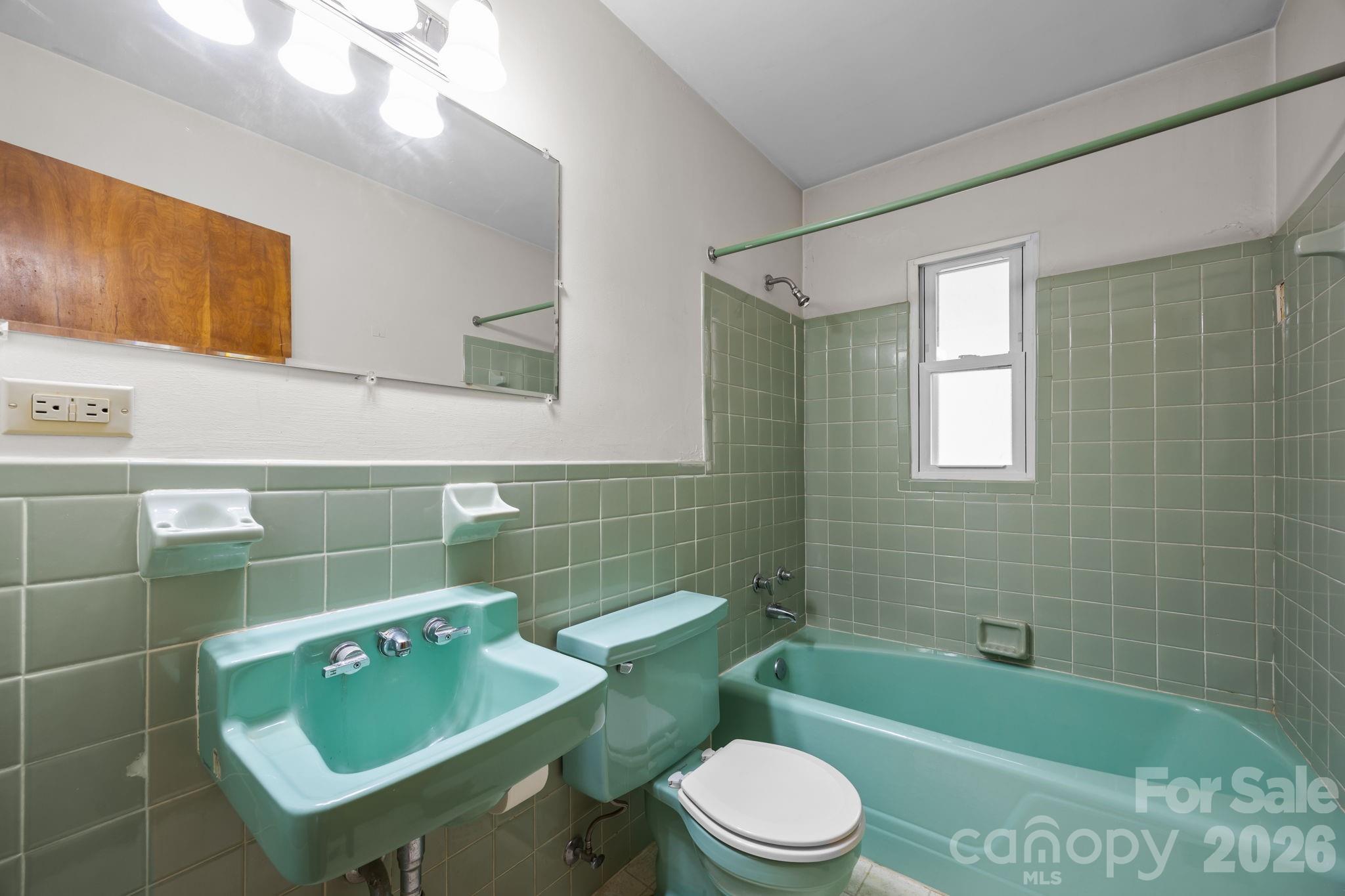 82 Greasy Cove Road Leicester NC 28748