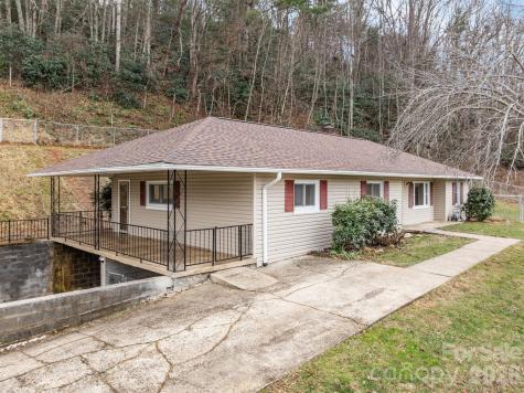 82 Greasy Cove Road Leicester NC 28748