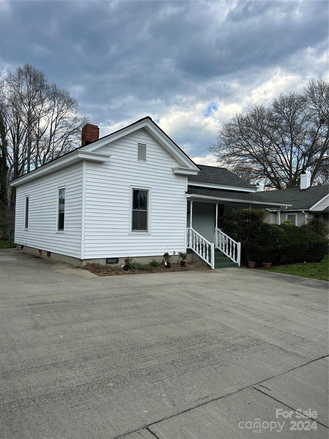 136 Whitmire Street Brevard NC 28712