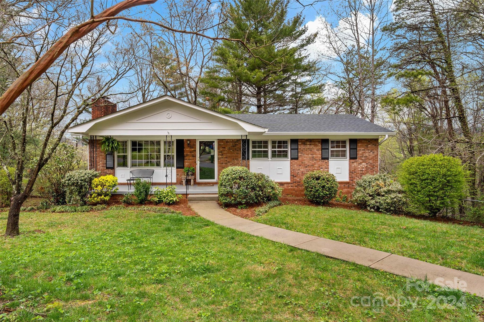 8 Forest Lane Asheville NC 28805