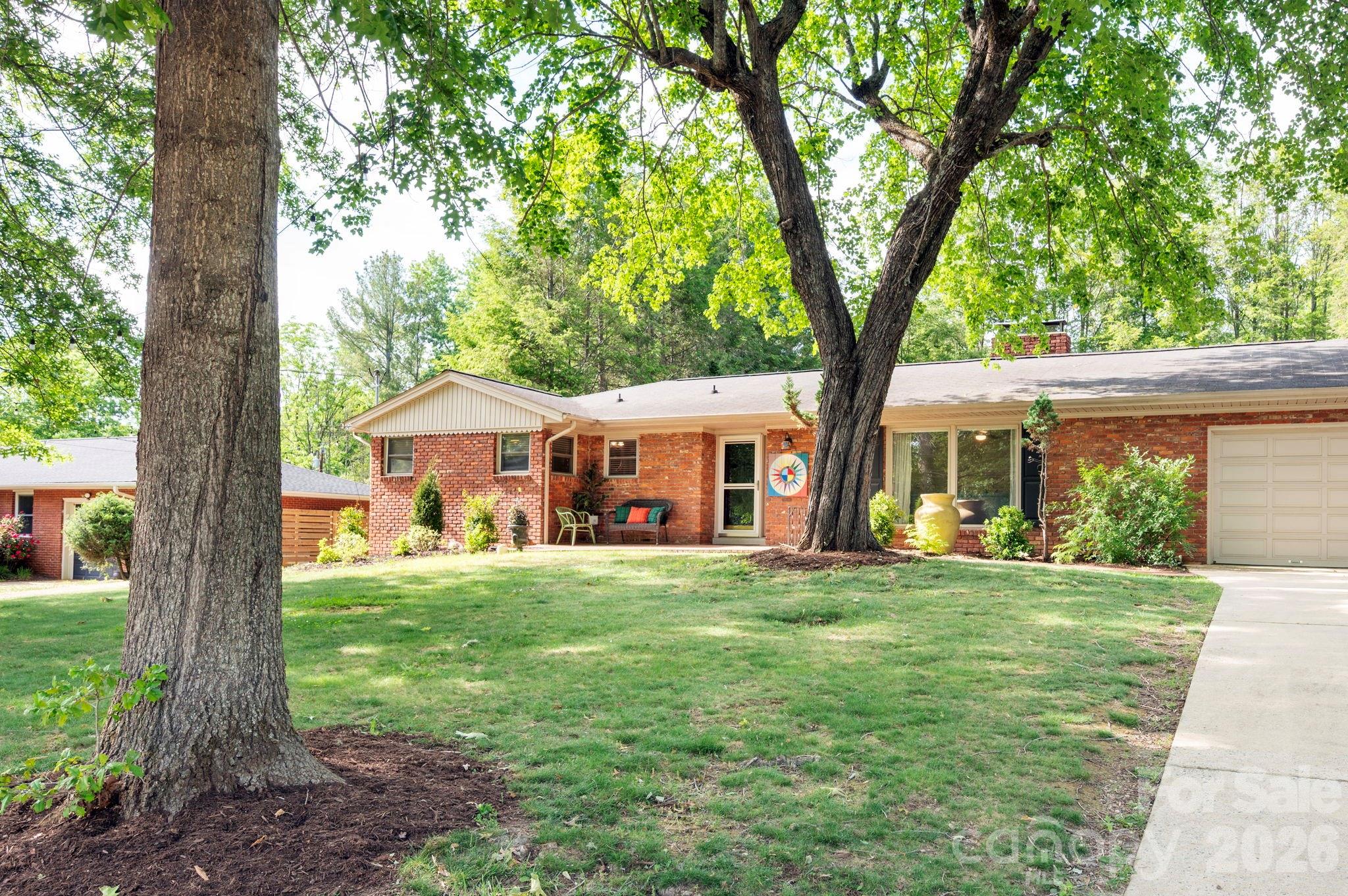 25 Bevlyn Drive Asheville NC 28803