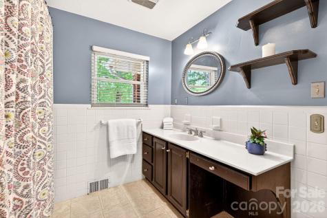 25 Bevlyn Drive Asheville NC 28803