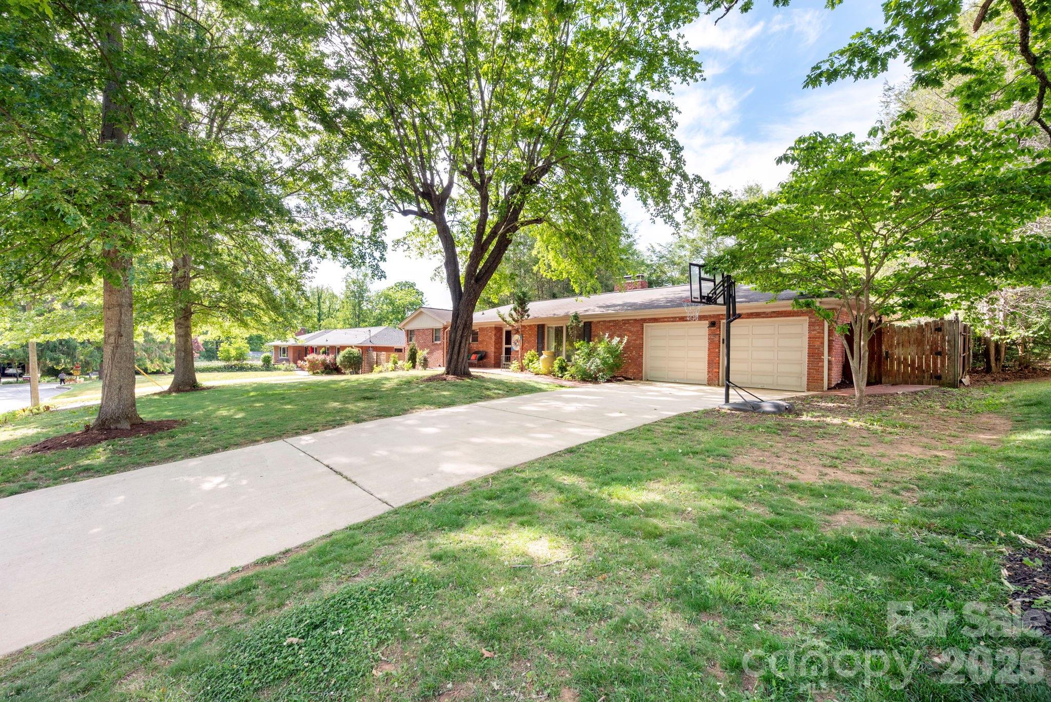 25 Bevlyn Drive Asheville NC 28803