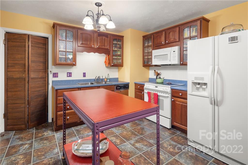 13 Hillview Road Asheville NC 28805