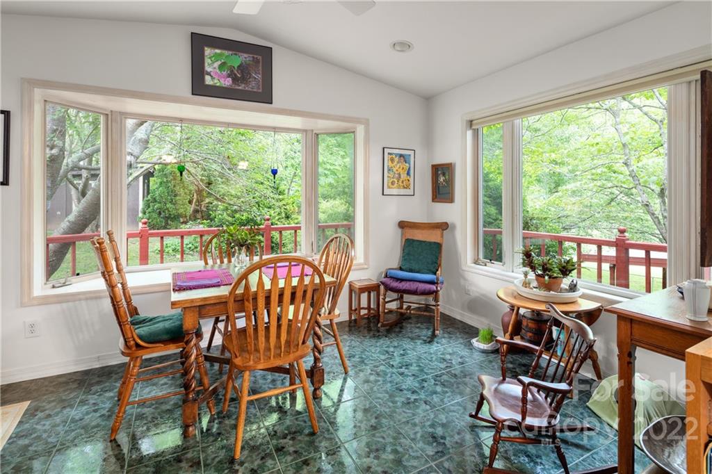 13 Hillview Road Asheville NC 28805