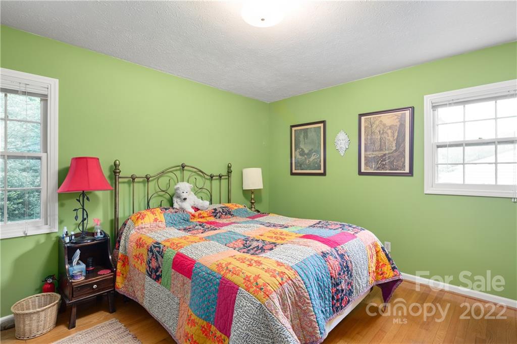 13 Hillview Road Asheville NC 28805
