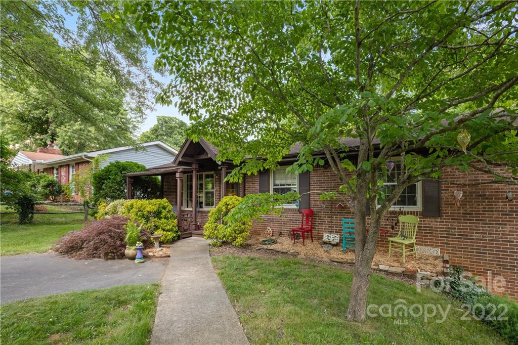 13 Hillview Road Asheville NC 28805