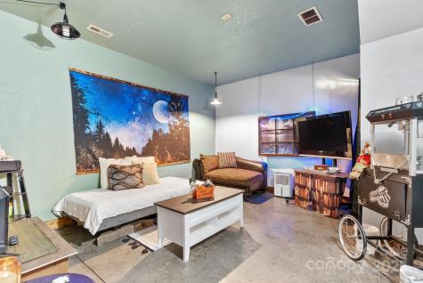 340 Henry Dingus Way Maggie Valley NC 28751