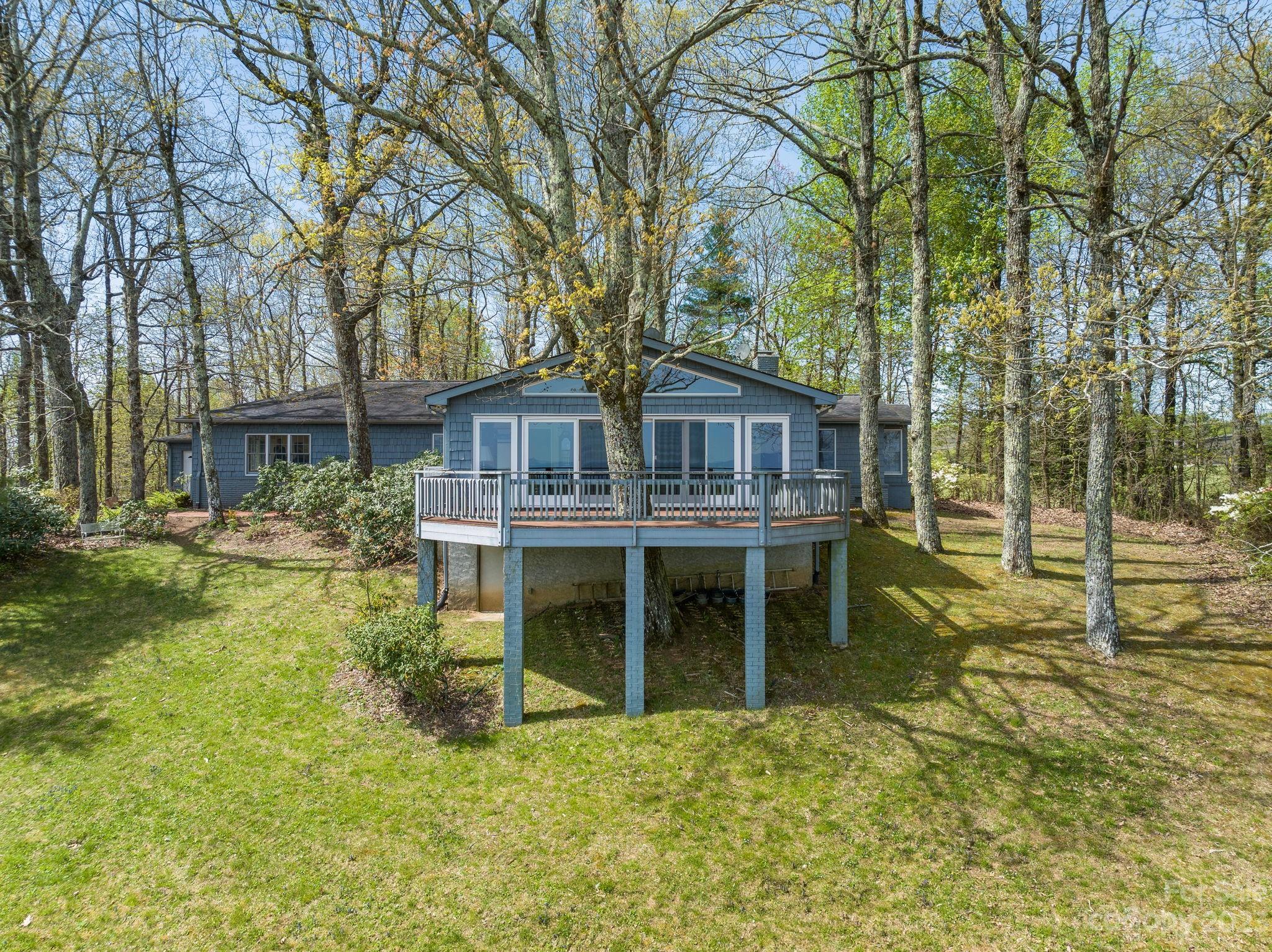4418 Pinnacle Mountain Road Zirconia NC 28790