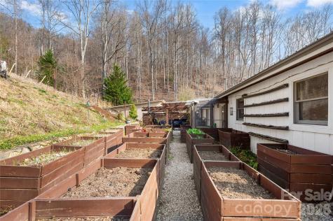 1105 Griffin Branch Road Marshall NC 28753