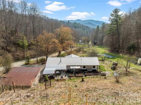 1105 Griffin Branch Road Marshall NC 28753