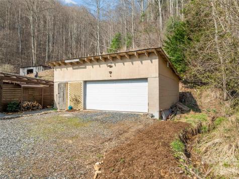1105 Griffin Branch Road Marshall NC 28753