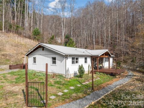 1105 Griffin Branch Road Marshall NC 28753