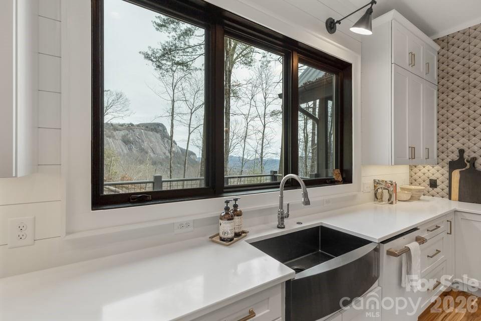 692 Lost Trail Highlands NC 28741