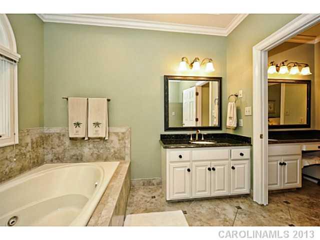 2532 Ballencourt Lane Charlotte NC 28226