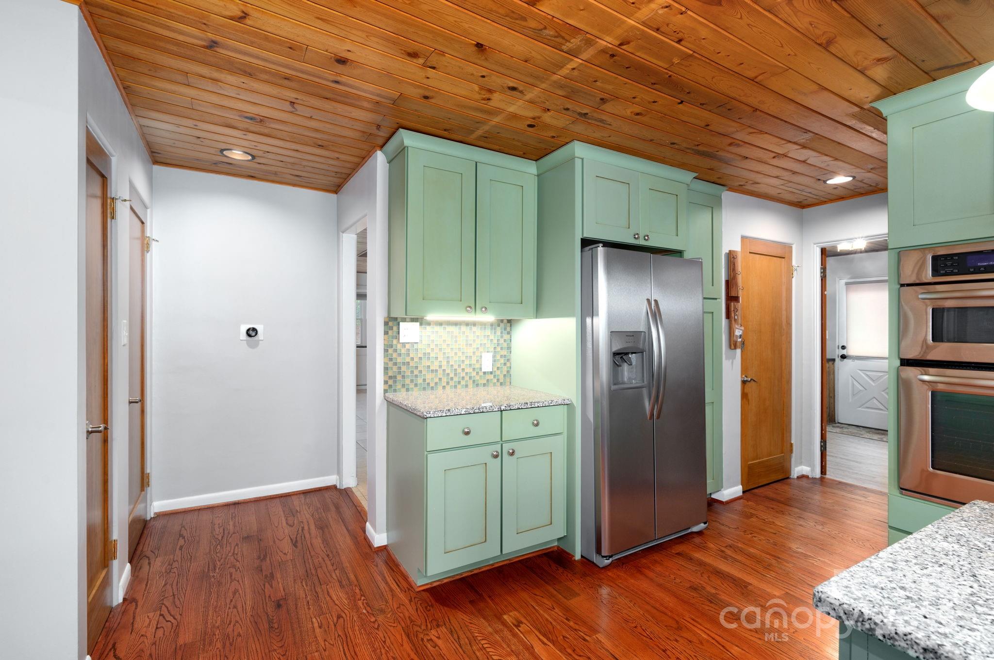 48 Stratford Road Asheville NC 28804