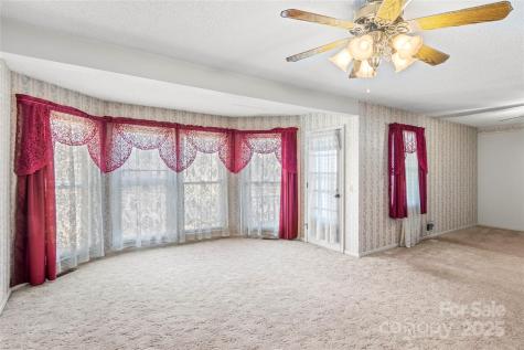 5091 Us Highway 21 Thurmond NC 28683