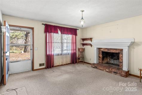 5091 Us Highway 21 Thurmond NC 28683