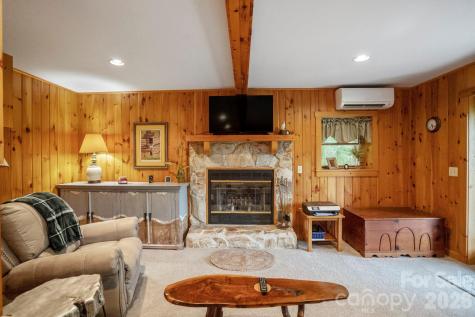 710 River Hills Road Lansing NC 28643
