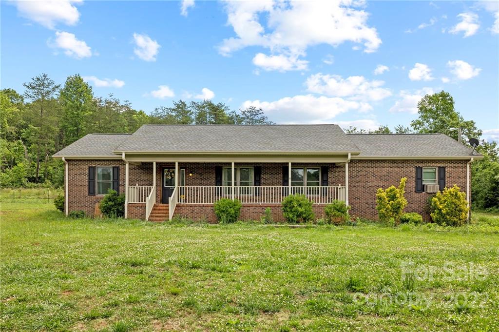 1091 Bill Collins Road Columbus NC 28722