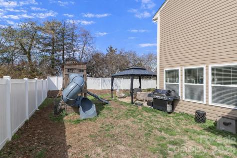 1123 Valley Street Statesville NC 28677