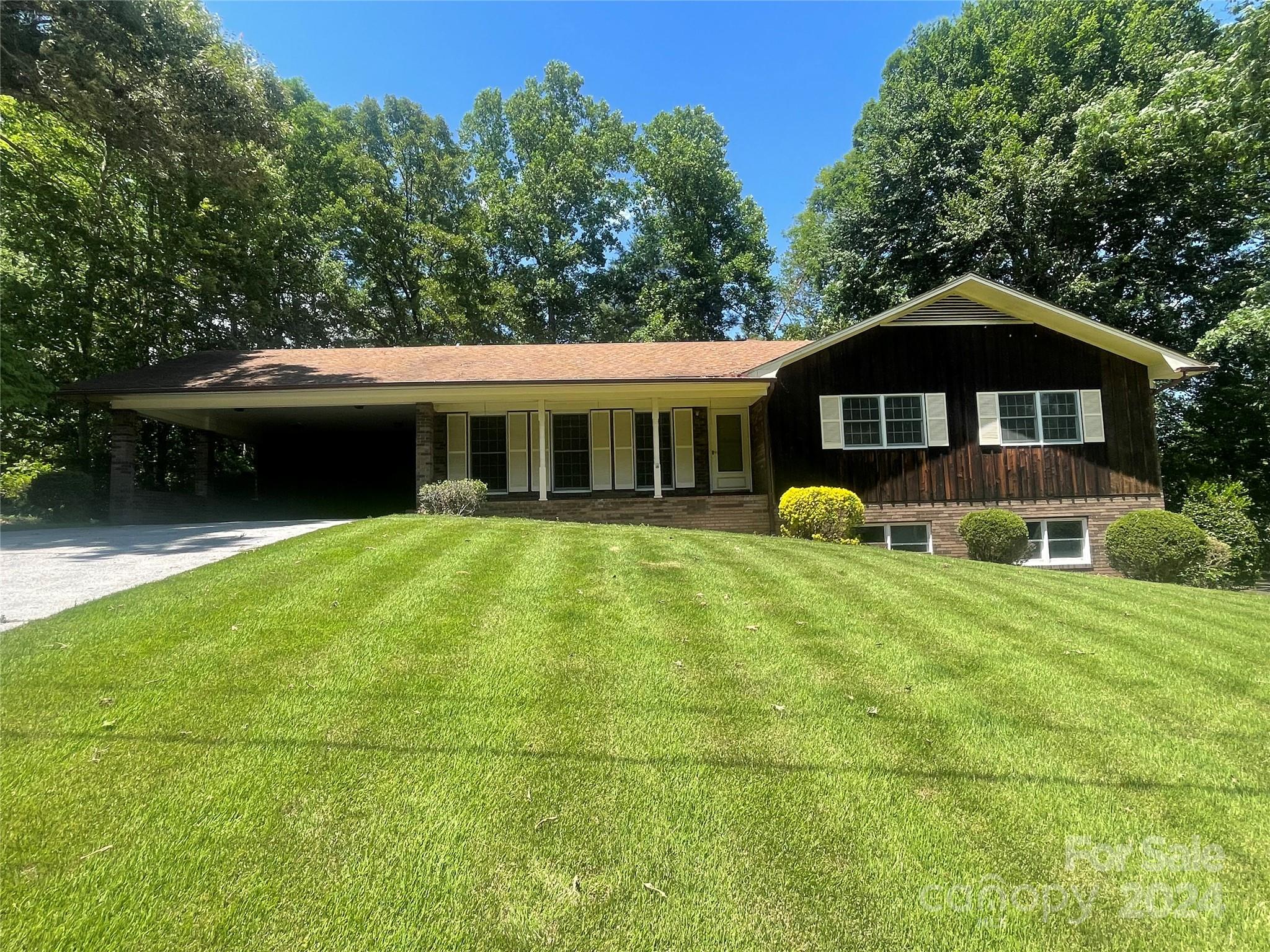2522 Silverbrook Court Morganton NC 28655