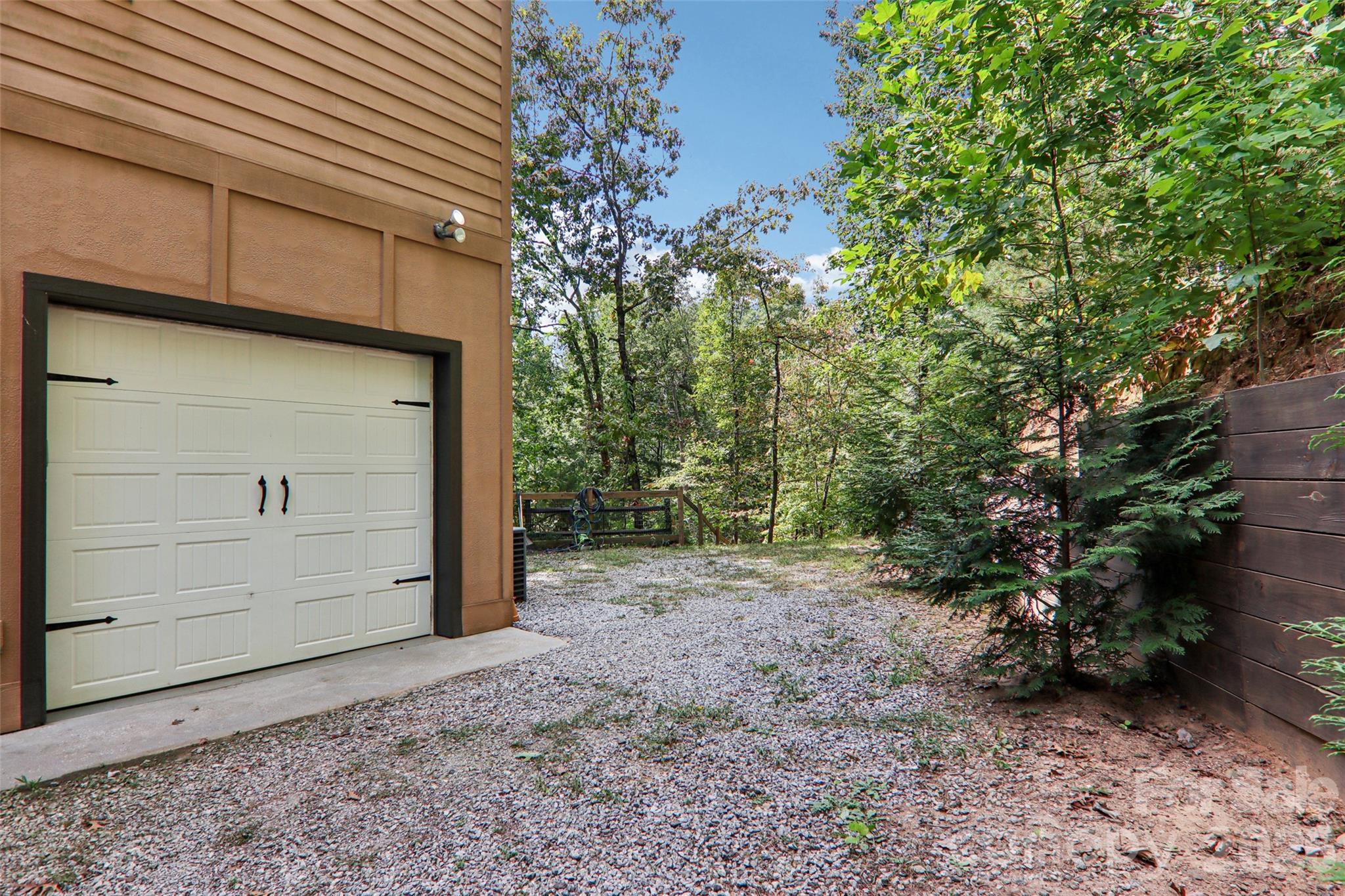 184 Deep Woods Lane Saluda NC 28773