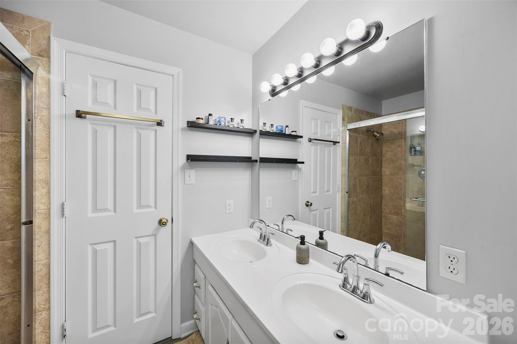 2411 Roundabout Lane Charlotte NC 28210