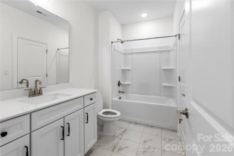 5944 Bakers Point Hickory NC 28602