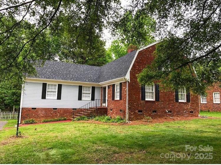 1701 Bonnie Lane Charlotte NC 28213