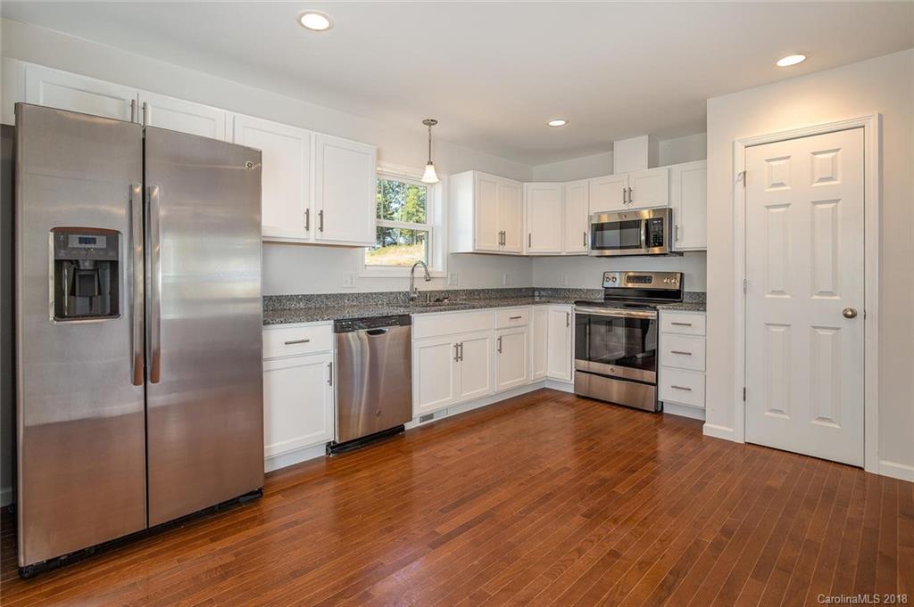 16 Yarrow Meadow Road Weaverville NC 28787