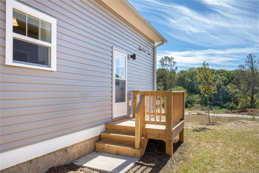 16 Yarrow Meadow Road Weaverville NC 28787