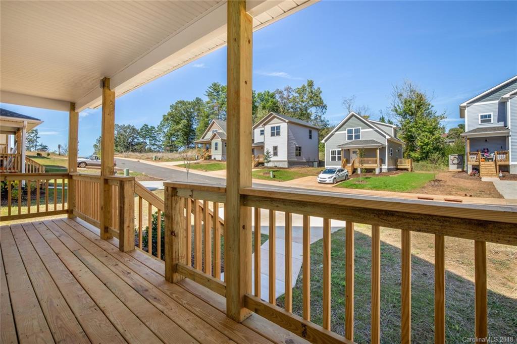 16 Yarrow Meadow Road Weaverville NC 28787