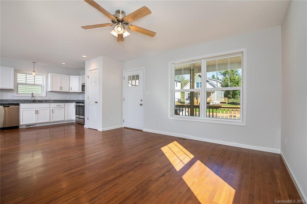 16 Yarrow Meadow Road Weaverville NC 28787