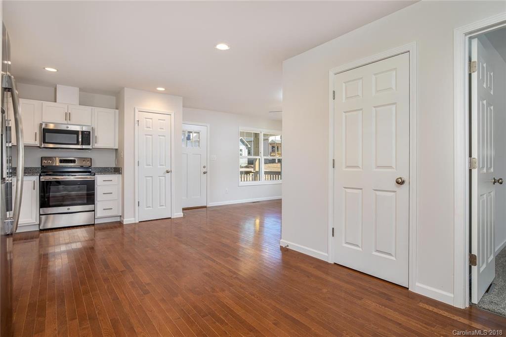 16 Yarrow Meadow Road Weaverville NC 28787