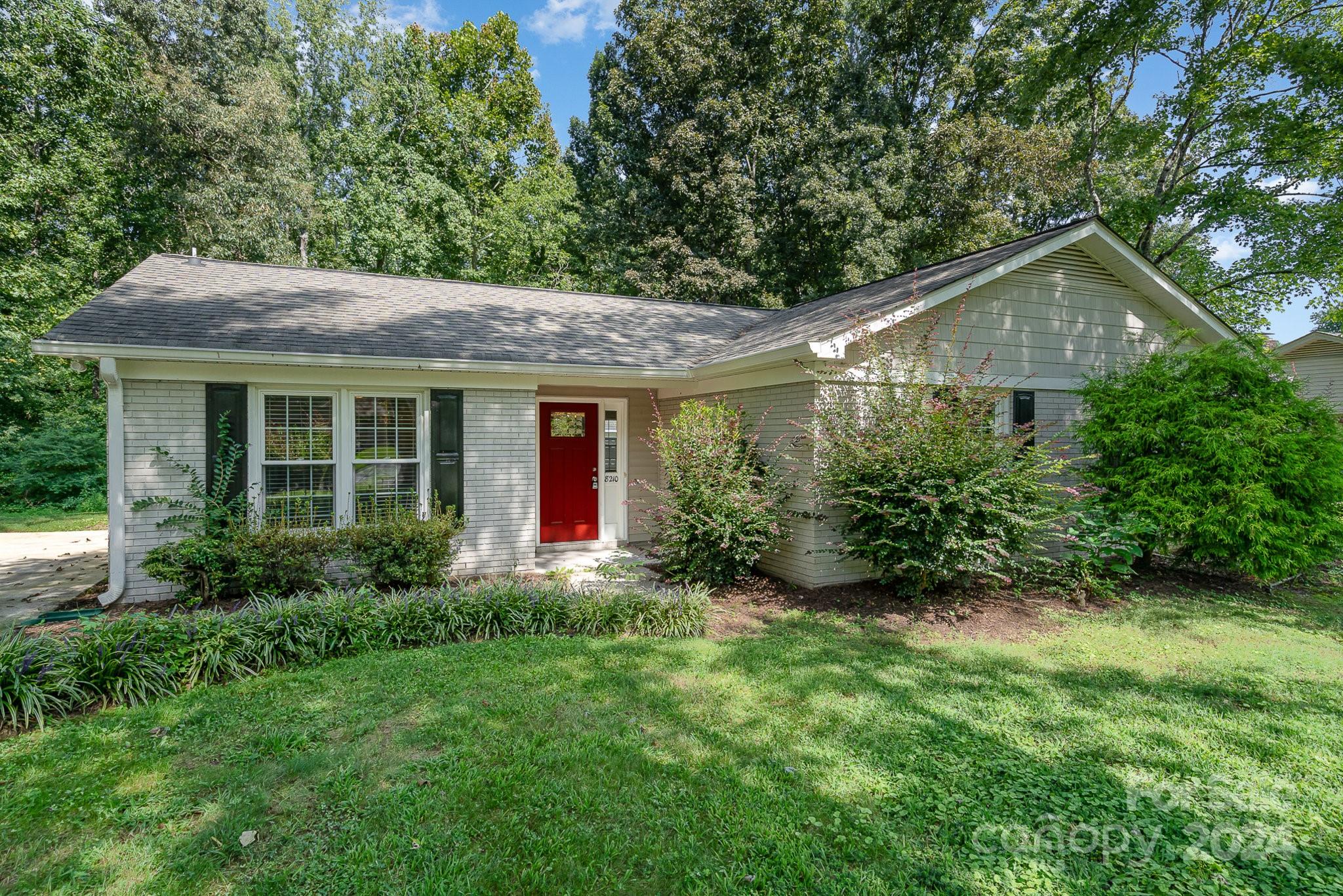 8210 Willowlake Court Charlotte NC 28227