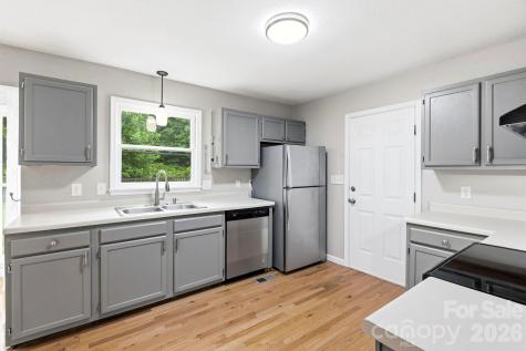 16 Trappers Run Drive Asheville NC 28805